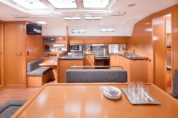 Bavaria 50 Cruiser Interior