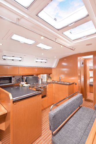 Bavaria 50 Cruiser Galley