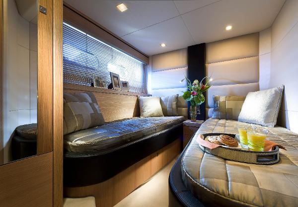 Sunseeker Manhattan 63 Twin Cabin
