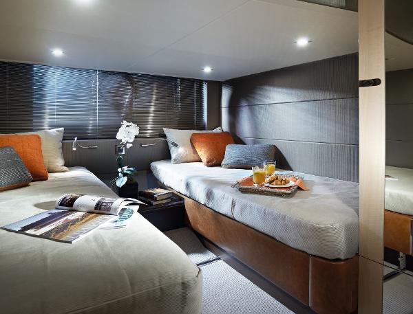 Thumbnail Sunseeker Portofino 40 Twin Cabin
