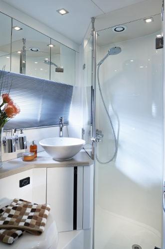 Thumbnail Sunseeker Portofino 40 Bathroom