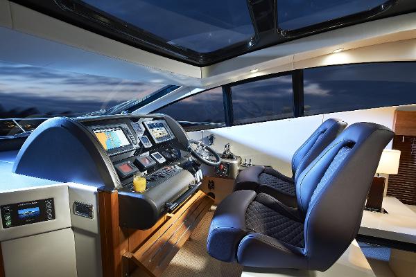 Sunseeker Predator 53 Helm