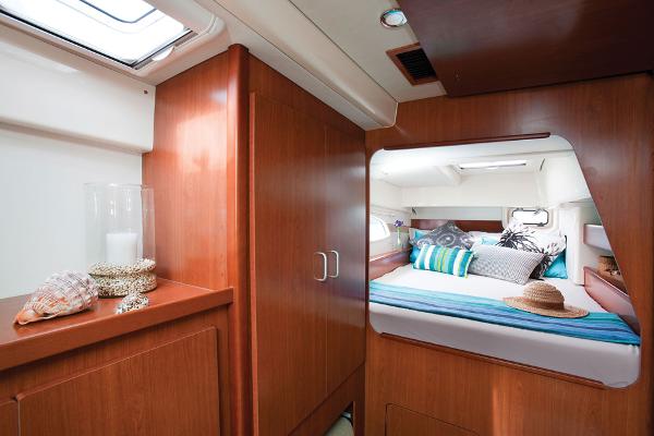 Leopard 39 PC Cabin