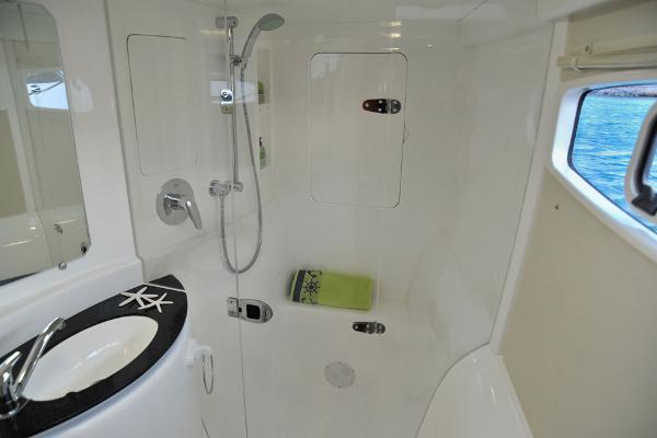 Leopard 39 PC Shower
