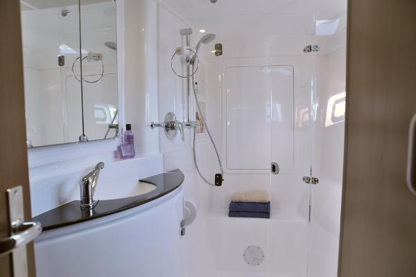 Leopard 44 Bathroom