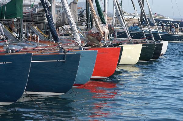 Latitude 46 Tofinou 9.5 Hull Colours