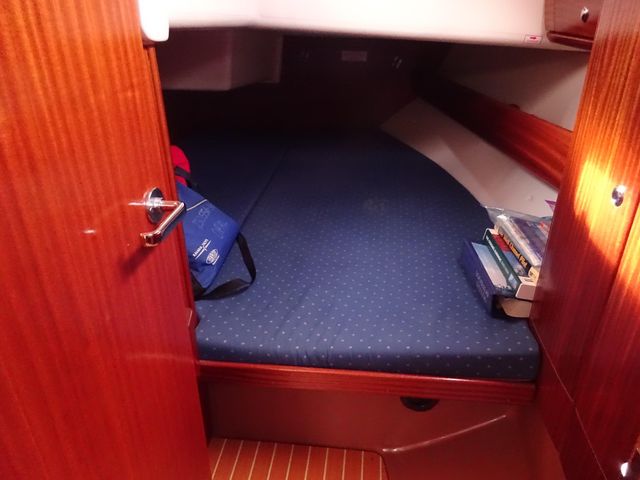 Guest cabin