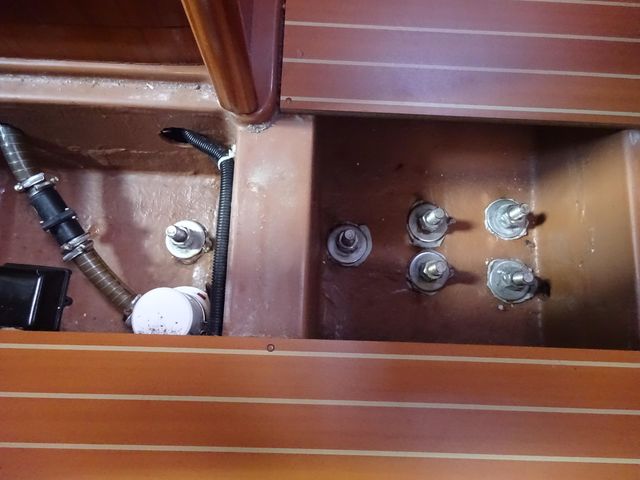 Keel bolts