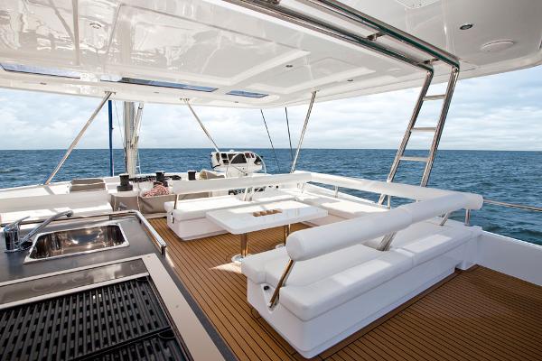 Leopard 58 Flybridge Seating