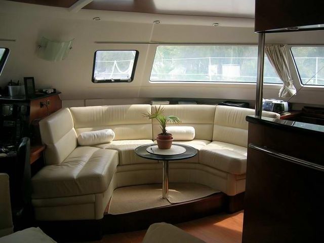 Fountaine Pajot Eleuthera 60 (Saloon)