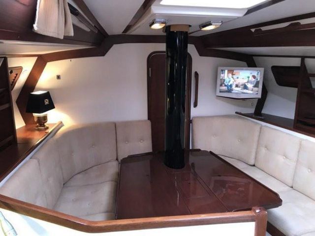 Baltic 40 saloon