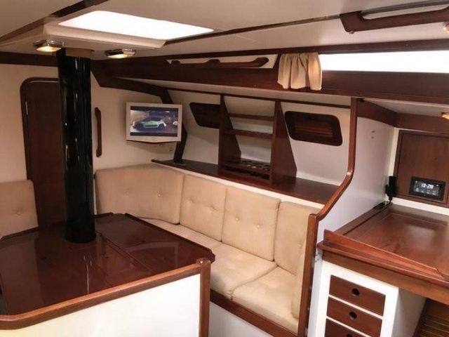 Baltic 40 saloon