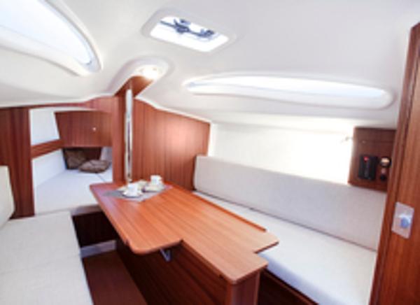Delphia 26 Saloon