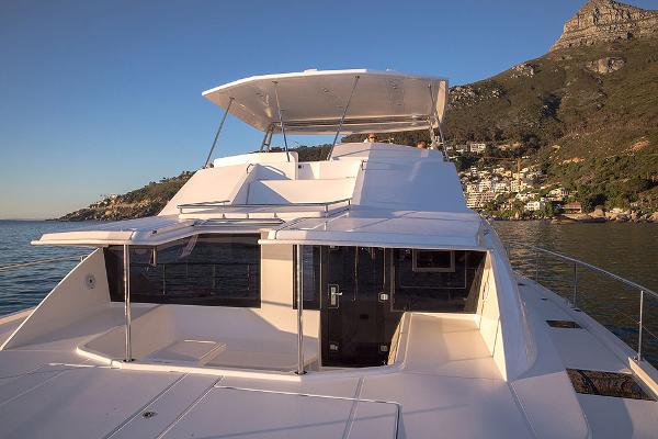 Leopard 51 PC Front View