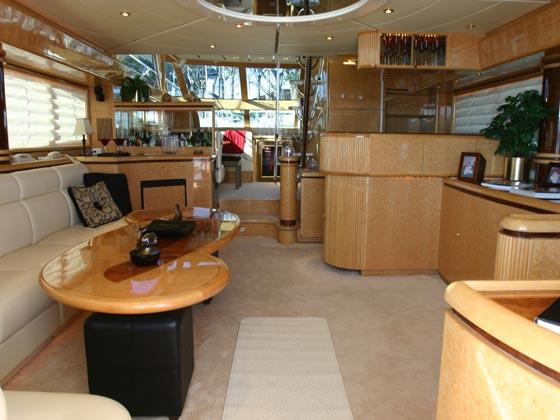 Dyna Craft 77 Laguna Saloon