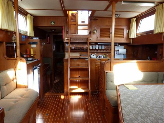 Saloon aft