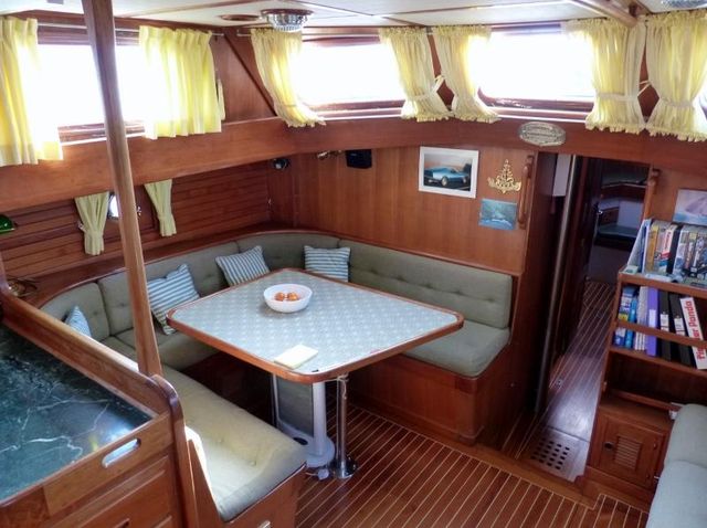 Saloon port