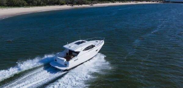 Maritimo C43 Sports Yacht Running Shot