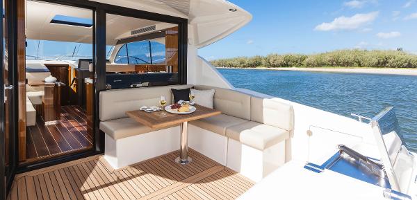 Maritimo C43 Sports Yacht Cockpit