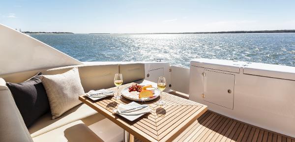 Maritimo C43 Sports Yacht Cockpit Seating