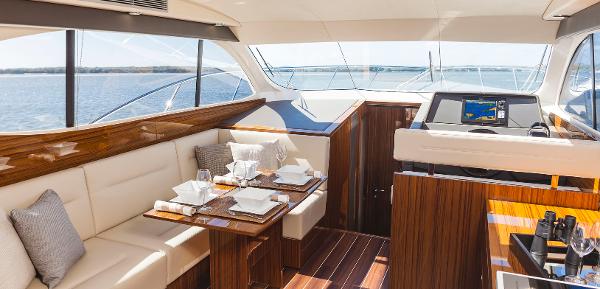 Maritimo C43 Sports Yacht Interior