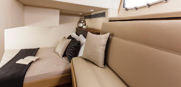 Maritimo C43 Sports Yacht Cabin