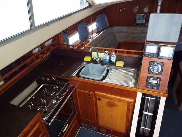 'L' configuration galley.