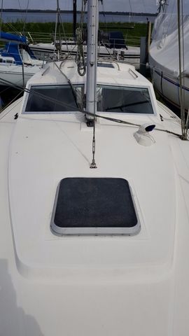 Spacious foredeck.