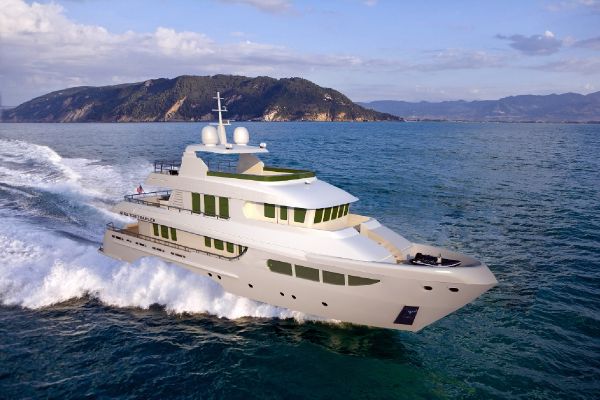 Miss Tor Yacht Trawler 130