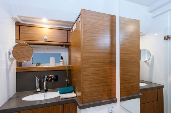 Bavaria Sport 44 Bathroom