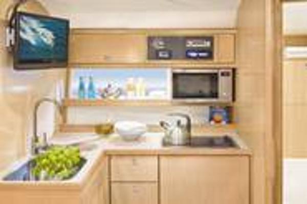 Bavaria Sport 35 Galley