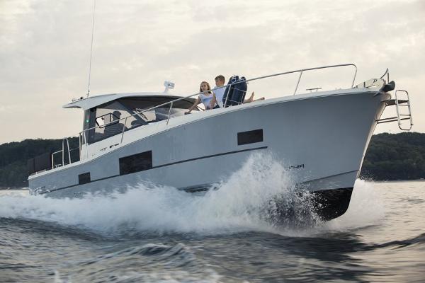 Delphia Escape 1080 Soley Hull