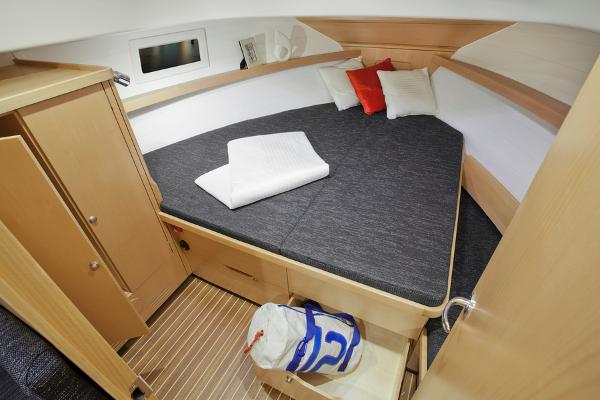 Delphia Escape 1080 Soley Cabin