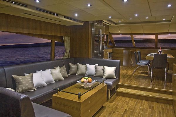 Dyna Craft 65 Saloon