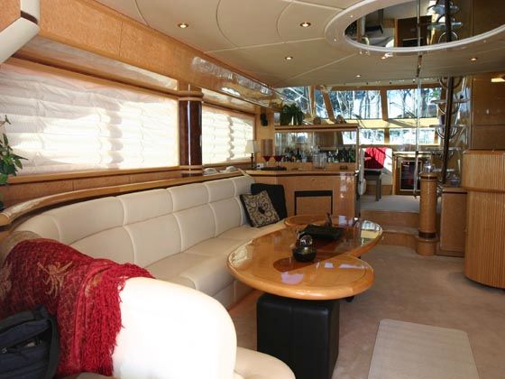 Dyna Craft 77 Laguna Saloon