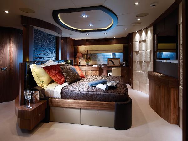 Sunseeker 30M Yacht Cabin