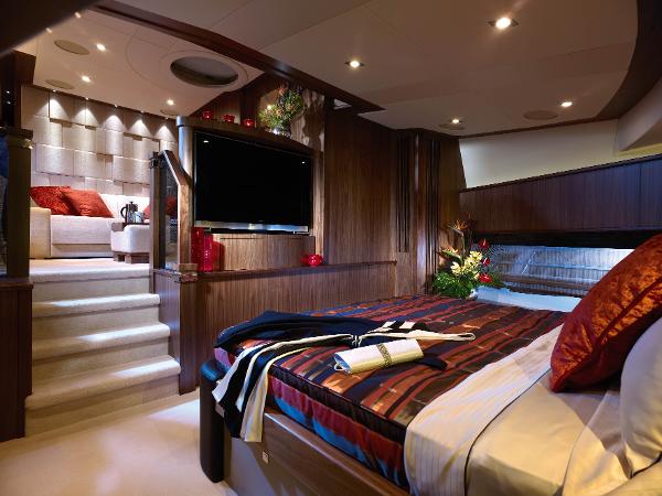 Sunseeker 30M Yacht Cabin