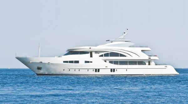 Miss Tor Yacht Custom 170 Side VIew