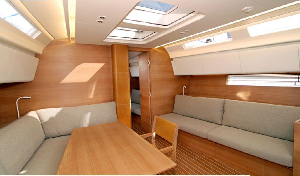 Nautor Swan 60 Saloon
