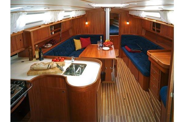 Arcona 400 Saloon