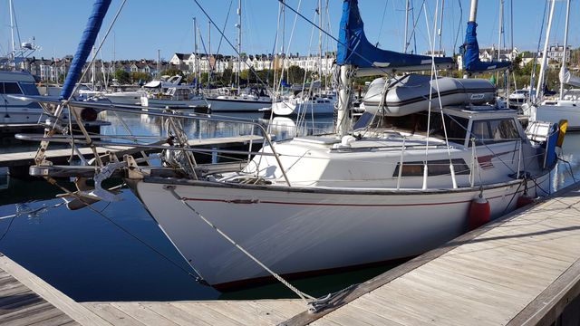 Beneteau Evasion 32 with BJ Marine