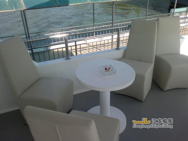 Cockpit table