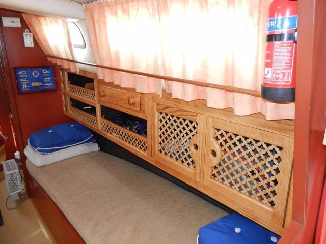 Settee berth