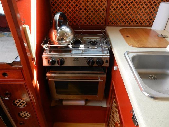 2 Burner, grill and Oven