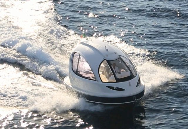 Lazzarini Jet Capsule – extraordinary boats