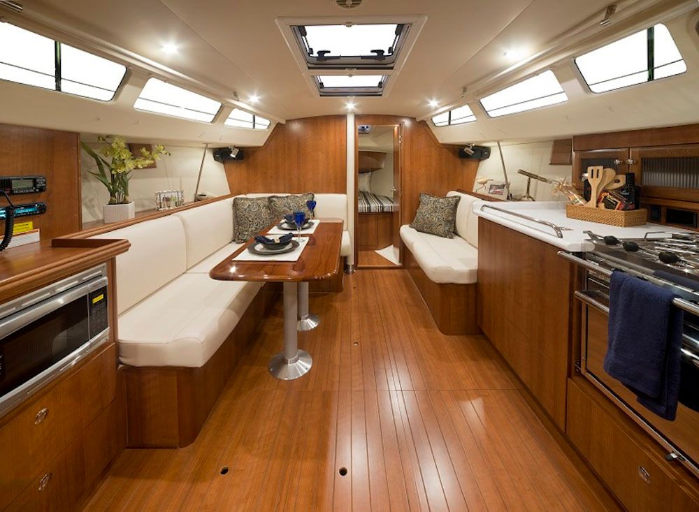 Saloon – Marlow Legend 31 review