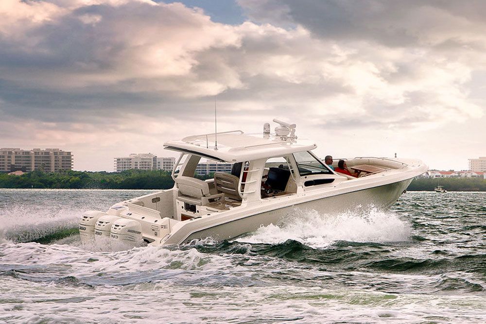 Boston Whaler 350 Realm