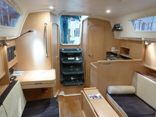 Delphia 31 interior
