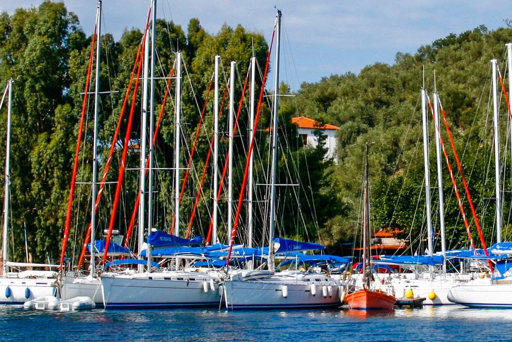 boat charter holidays