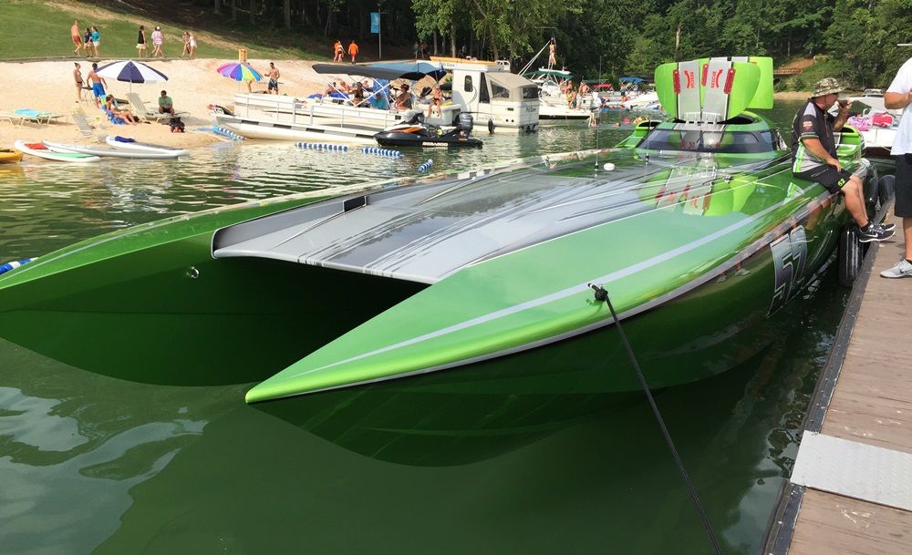 High performance catamaran powerboat hull